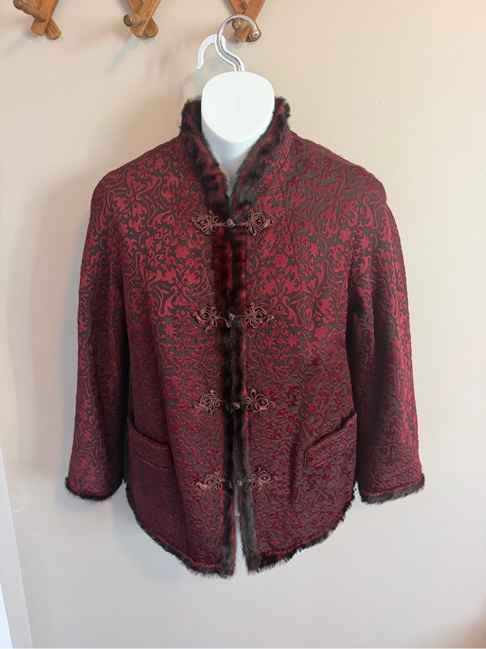 Vintage Red Black Damask Brocade Faux Fur Trim Frog Closure Mandarin Jacket XS